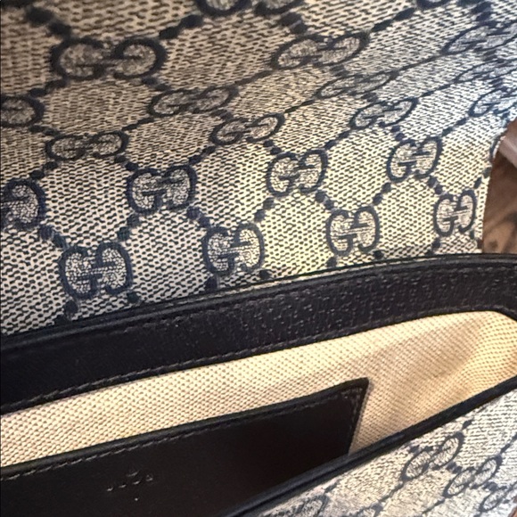 Gucci Beige and Navy Crossbody Bag - Picture 4 of 4